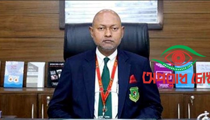 সাবেক ভিসি নাজমুল আহসান কলিমউল্লাহ গ্রেপ্তার
