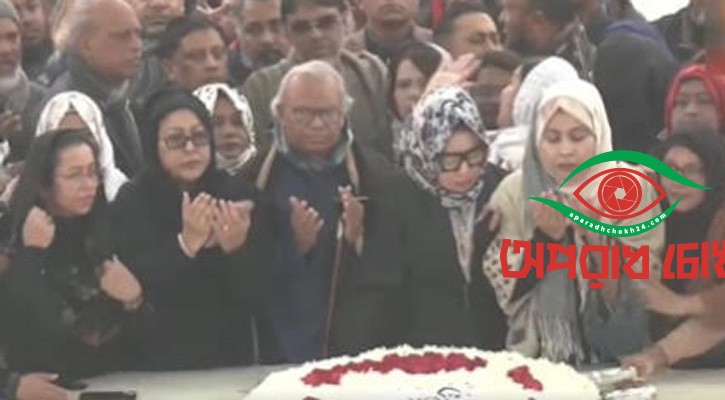 মায়ের দেখানো পথেই দেশ এগিয়ে নেবেন