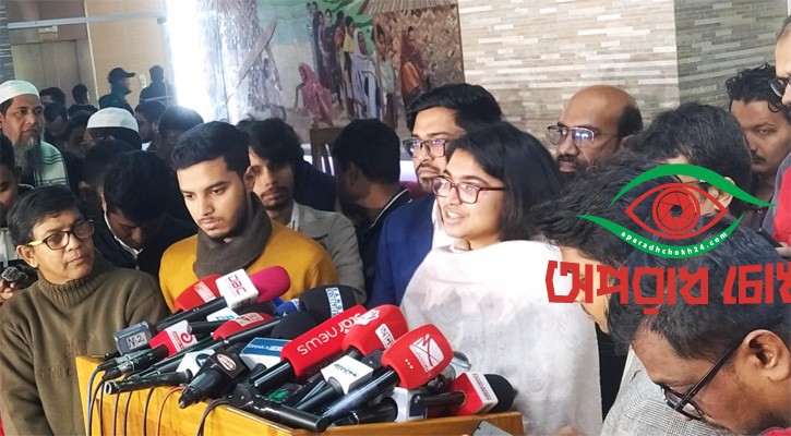 ফুটবল নিয়ে ভোটের মাঠে খেলতে চান জারা