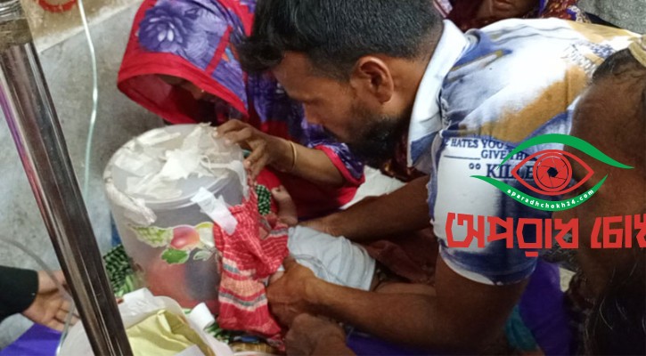 প্লাস্টিকের পট কেটে ‘হেডমাস্ক’ বানিয়ে শিশুদের অক্সিজেন সরবরাহ