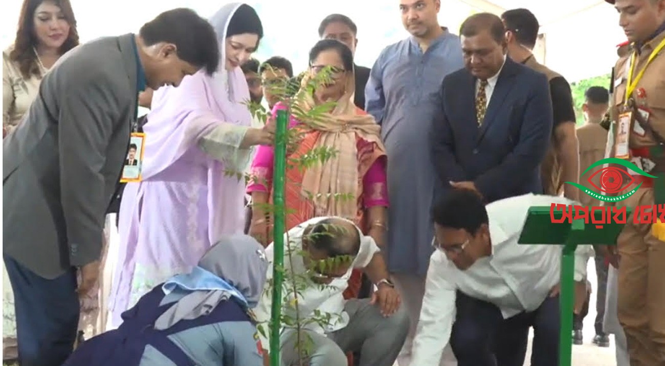 শিক্ষাপ্রতিষ্ঠানে বৃক্ষরোপণ কর্মসূচির উদ্বোধন করলেন প্রধানমন্ত্রী