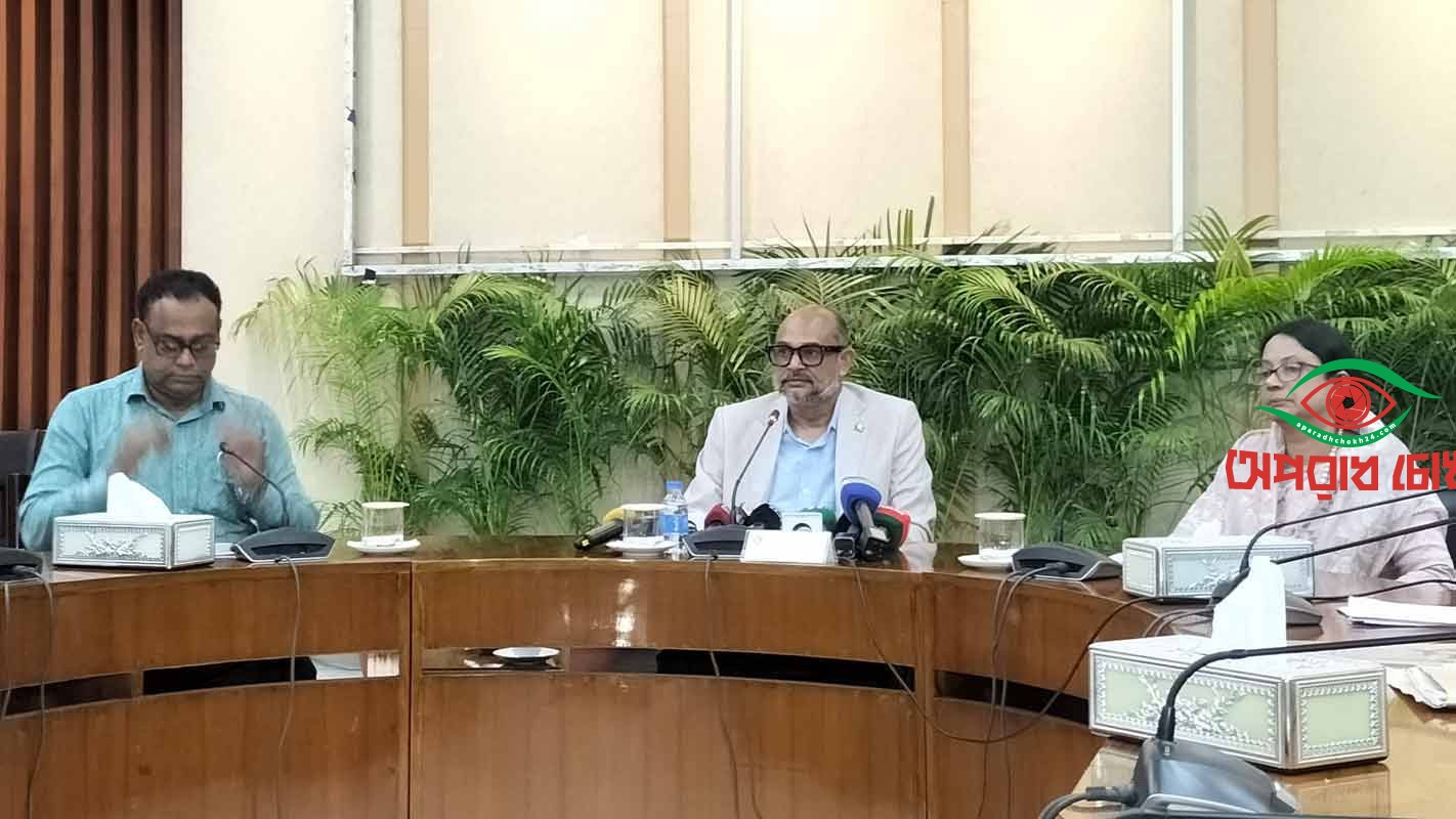 বিনিয়োগ বাড়াতে পাঁচ বিষয়ে জোর দিতে হবে