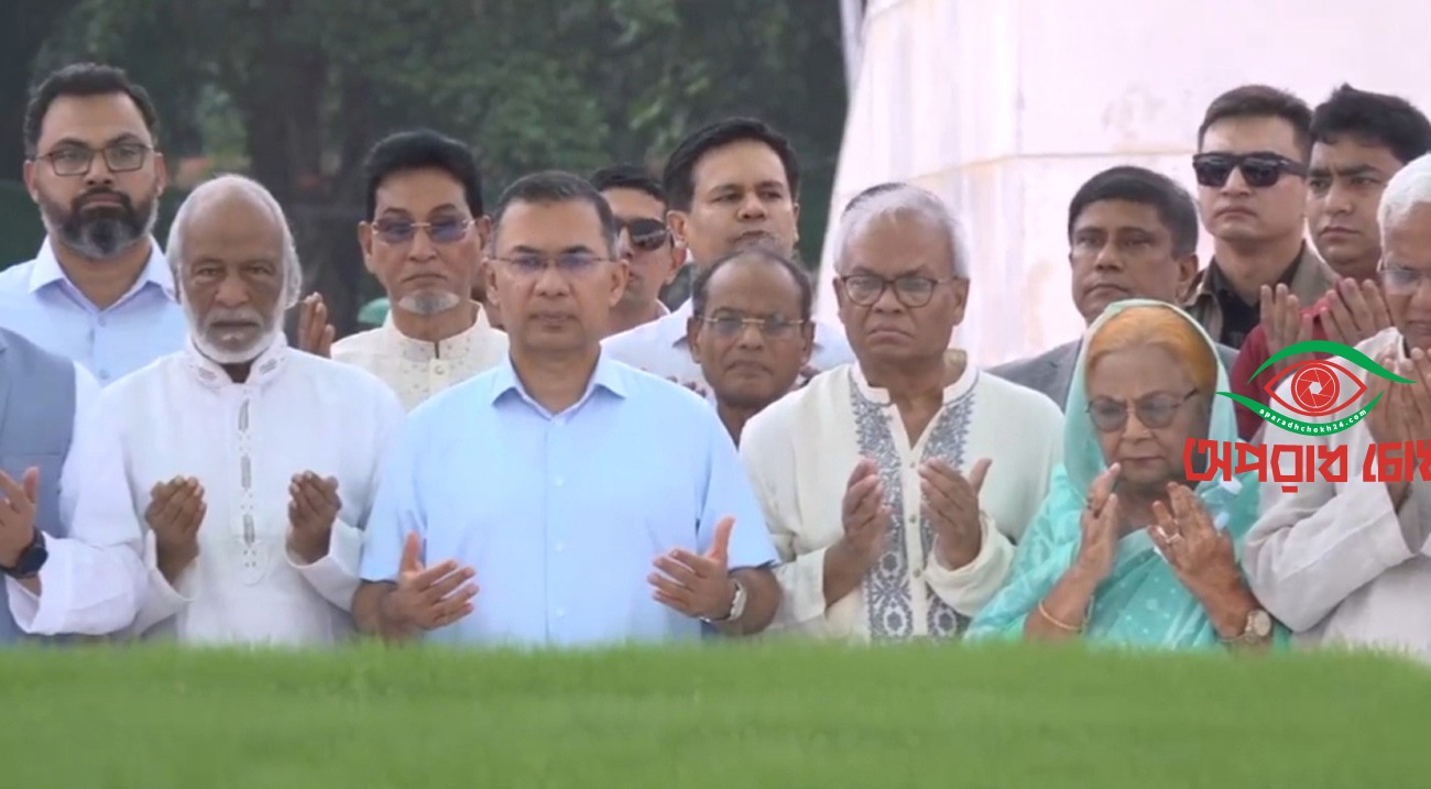 প্রতিষ্ঠাবার্ষিকীতে জিয়া-খালেদার সমাধিতে প্রধানমন্ত্রীর শ্রদ্ধা