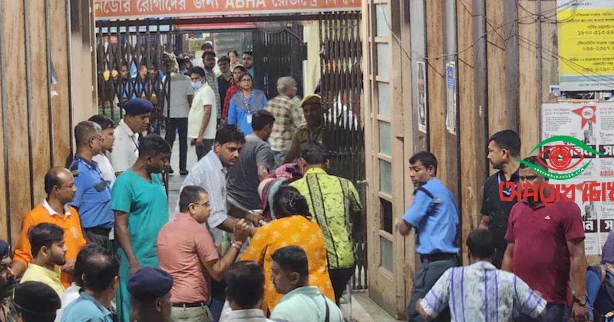  দুর্গাপূজার মণ্ডপে পদদলিত হয়ে মৃতের সংখ্যা বেড়ে ১৮