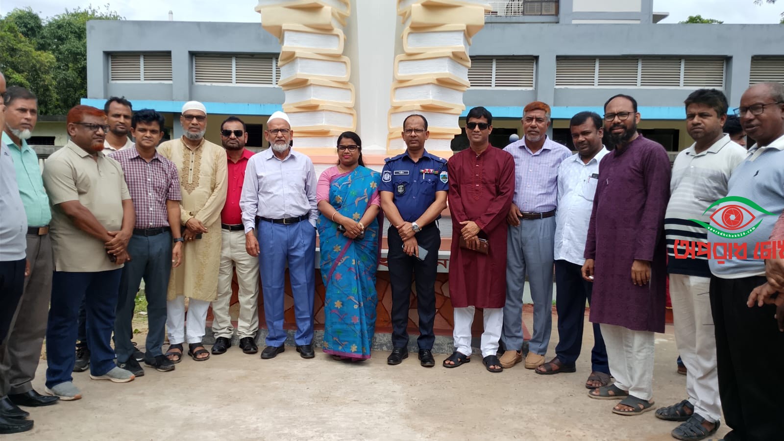 উপজেলা পরিষদের সামনে ‘জ্ঞান চত্বর’এর শুভ উদ্বোধন