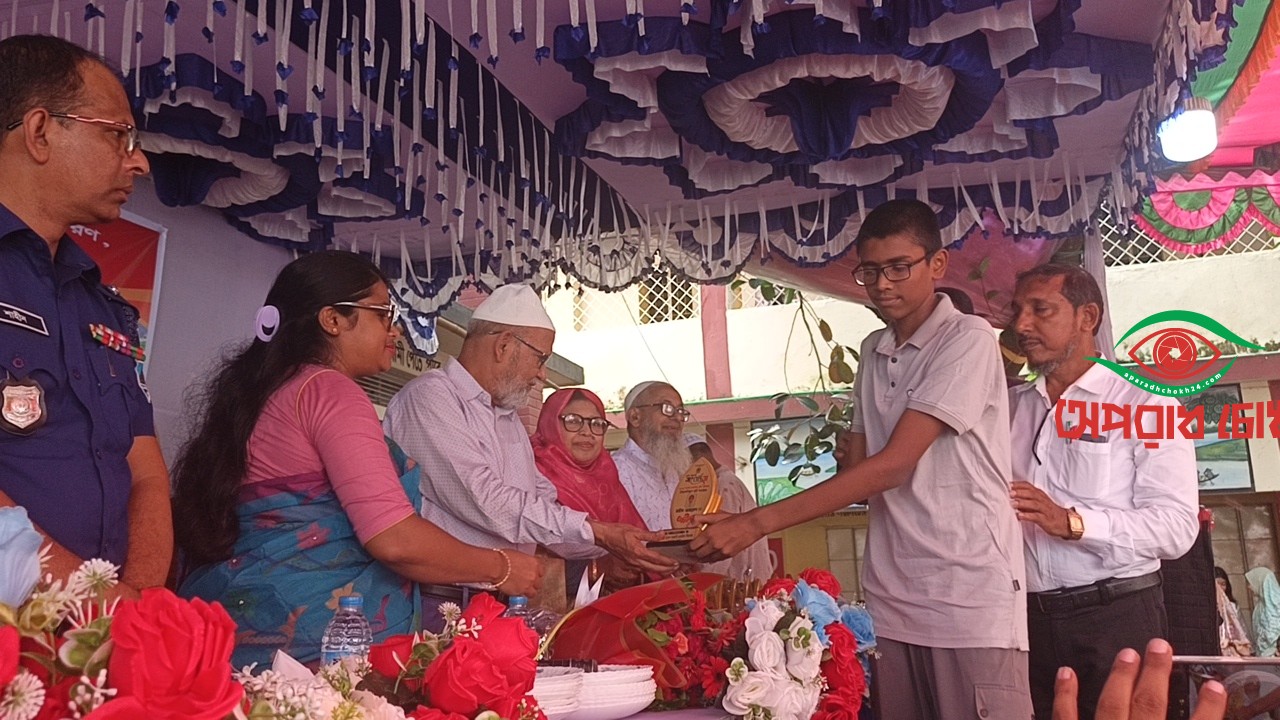 সাপাহারে কৃতি শিক্ষার্থীদের সংবর্ধনা