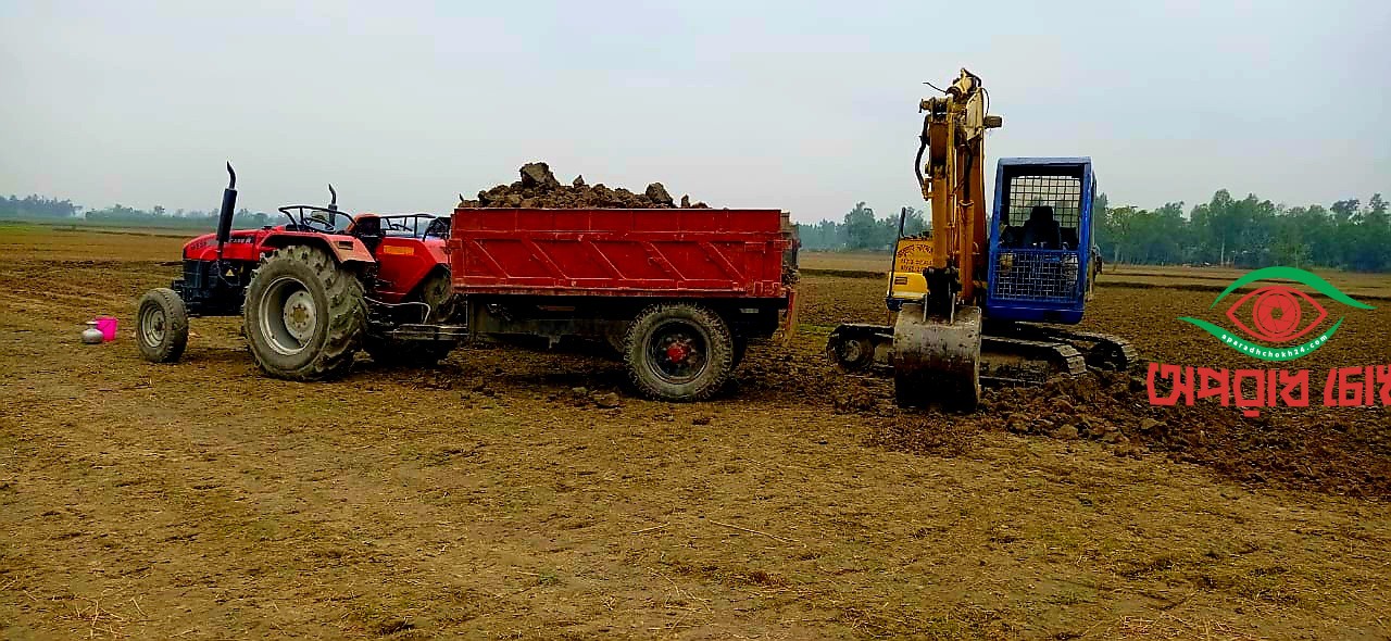লুট হচ্ছে ফসলি জমির টপ সয়েল’ ঝুঁকিতে কৃষি