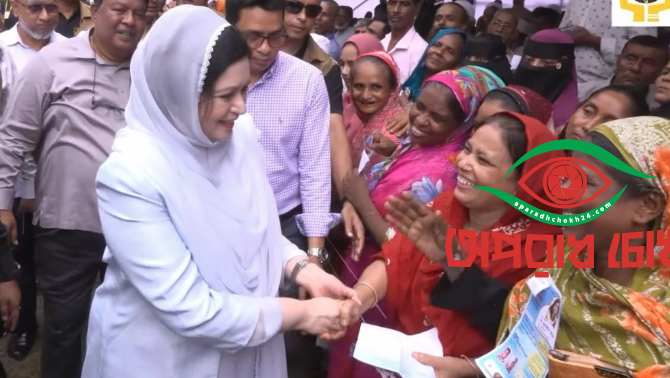 ছানি অপারেশন ক্যাম্প পরিদর্শন করেছেন ডা. জুবাইদা রহমান