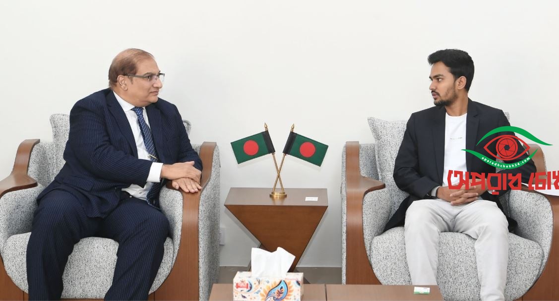 ক্রীড়া উপদেষ্টা সঙ্গে পাকিস্তানের হাইকমিশনারের সাক্ষাৎ