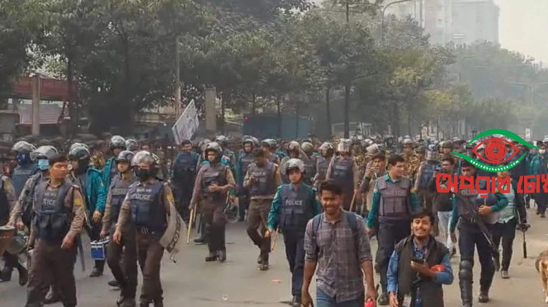 মোবাইল ব্যবসায়ীদের সঙ্গে পুলিশের সংঘর্ষ